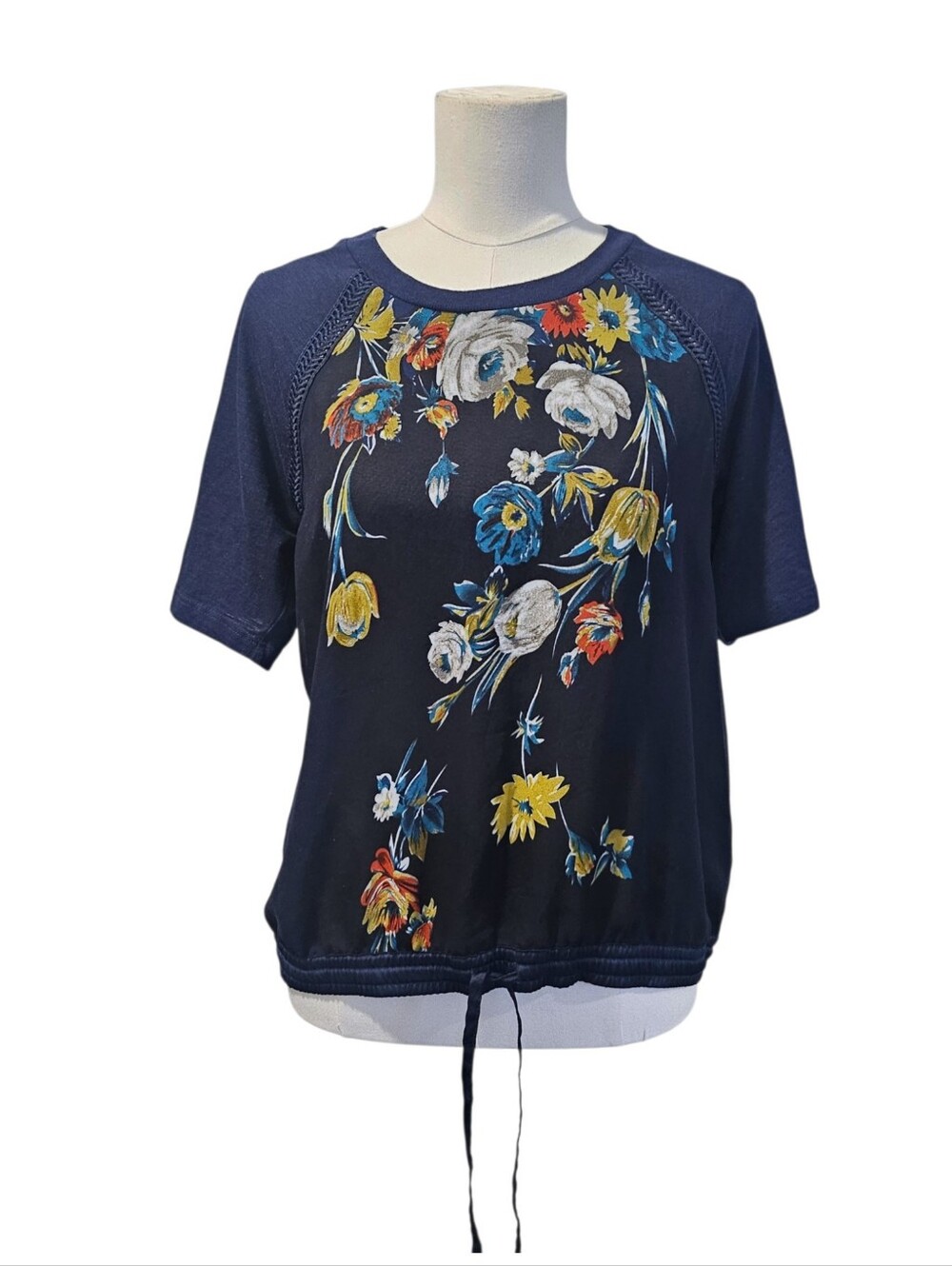 Anthropologie Tiny Navy Short Sleeve Top With Floral Print Size M